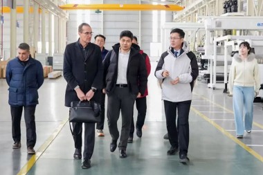 Magtinabangay alang sa Kalambuan, Magtinabangay sa Tibuok Kalibutan – Ang CEO sa Piovan Global Mibisita sa Jwell Machinery